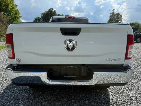 Used 2022 RAM 2500 Tradesman w/ Chrome Appearance Group AWD/4WD image 6