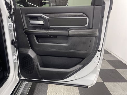 Used 2024 RAM 3500 Big Horn image 19