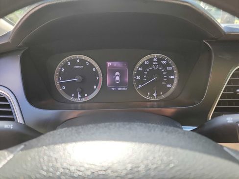 Used 2015 Hyundai Sonata SE w/ Option Group 09 FWD image 16