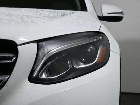 Used 2019 Mercedes-Benz GLC 300 4MATIC image 10