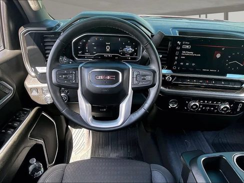 Used 2024 GMC Sierra 1500 Elevation AWD/4WD image 9