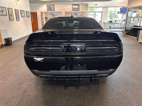 Used 2022 Dodge Challenger SRT Hellcat w/ Plus Package RWD image 6