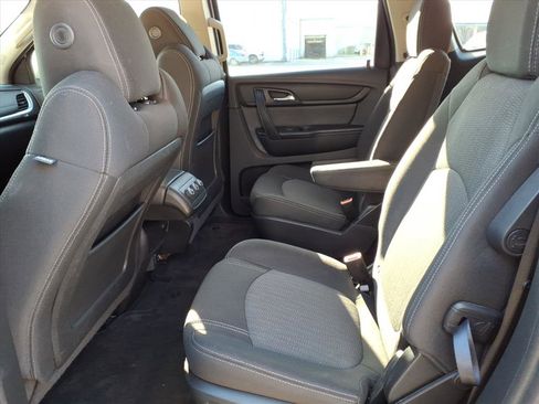 Used 2017 Chevrolet Traverse LT image 25