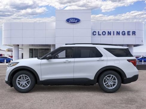 New 2026 Ford Explorer Active RWD image 3