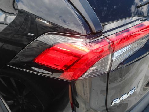 Used 2022 Toyota RAV4 XLE Premium FWD image 11