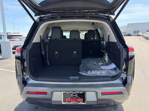 New 2026 Nissan Pathfinder SL AWD/4WD image 34