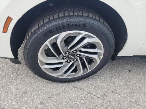 New 2026 Lincoln Navigator Reserve AWD/4WD image 9