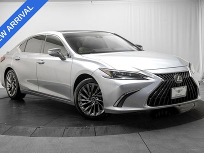 Used 2024 Lexus ES 350 Ultra Luxury w/ Accessory Package (Z2)