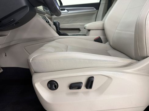 Used 2021 Volkswagen Atlas SE FWD image 12