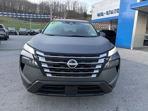 Used 2025 Nissan Rogue SV image 11