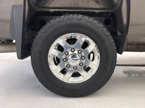 Used 2015 Chevrolet Silverado 2500 LT w/ LT Convenience Package AWD/4WD image 8
