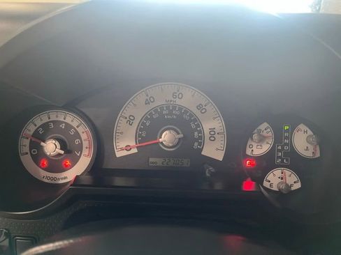 Used 2012 Toyota FJ Cruiser 4WD image 13