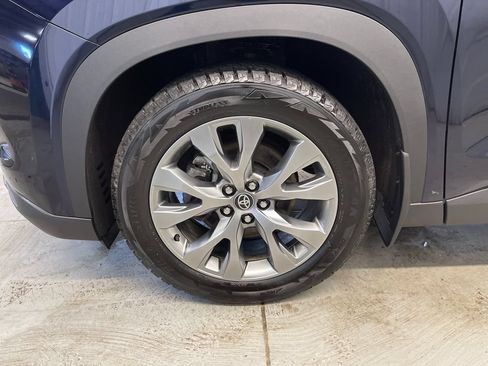 Used 2024 Toyota Grand Highlander AWD image 10