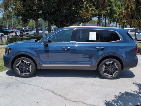Used 2024 Kia Telluride S w/ S Sunroof Package FWD image 7