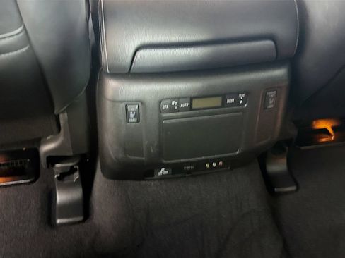 Used 2016 INFINITI QX80 2WD w/ Deluxe Technology Package image 34