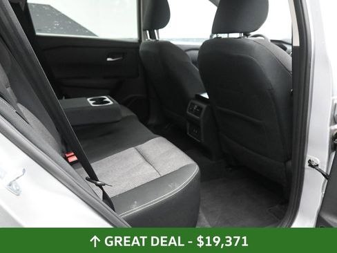 Used 2024 Nissan Rogue SV image 25