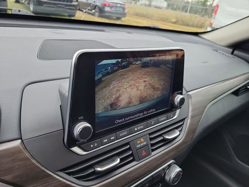 Used 2024 Nissan Altima 2.5 SV image 21