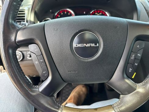Used 2011 GMC Acadia Denali AWD/4WD image 15
