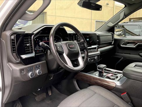 Used 2022 GMC Sierra 1500 Elevation w/ X31 Off-Road Package image 8
