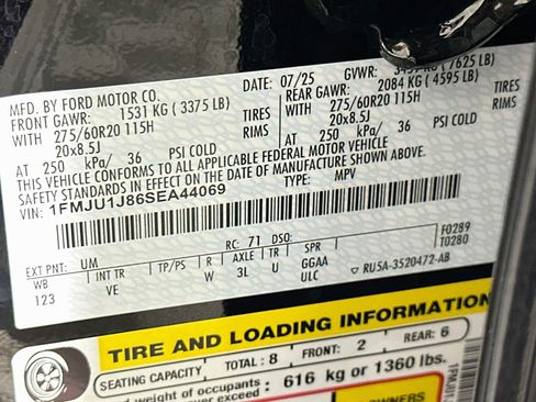 Used 2025 Ford Expedition Active AWD/4WD image 12