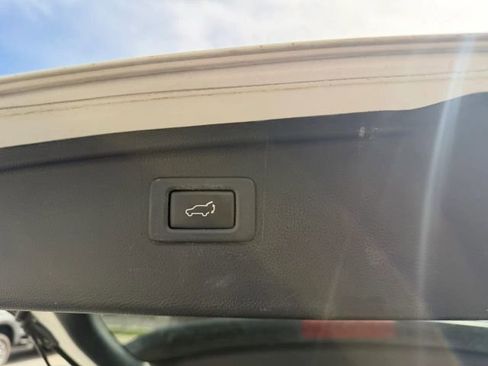 Used 2017 Subaru Outback 2.5i Limited image 22