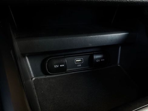 Used 2025 Kia Soul LX w/ LX Technology Package FWD image 23