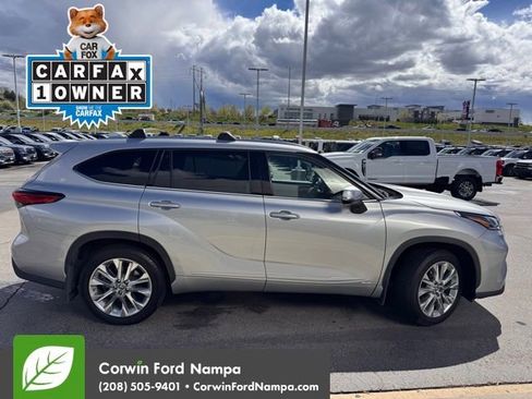 Used 2023 Toyota Highlander Limited image 4