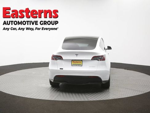 Used 2021 Tesla Model Y Long Range AWD/4WD image 32