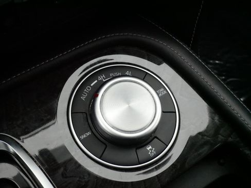 Used 2024 INFINITI QX80 Luxe image 29