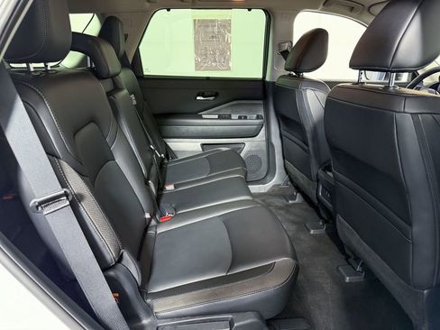 Certified 2024 Nissan Pathfinder SL image 31