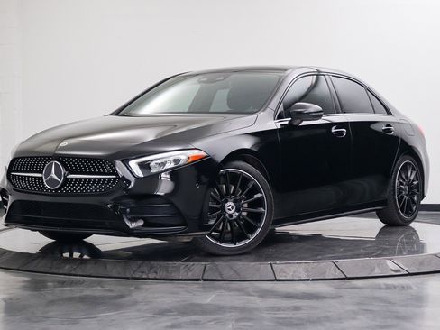 Used 2021 Mercedes-Benz A 220 w/ AMG Line image 1