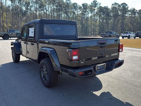 New 2025 Jeep Gladiator Sport image 5