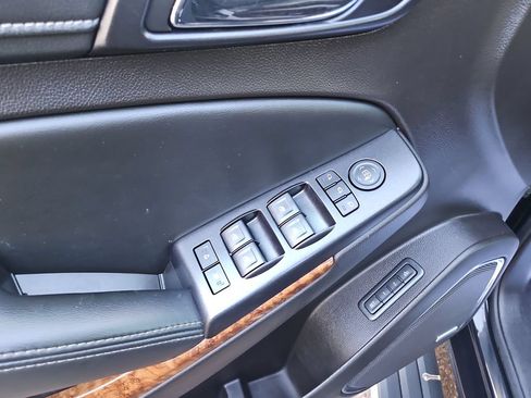 Used 2016 Chevrolet Suburban LTZ AWD/4WD image 11