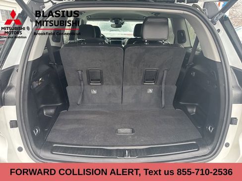 Used 2023 Jeep Grand Cherokee L Limited w/ Black Appearance Package image 10