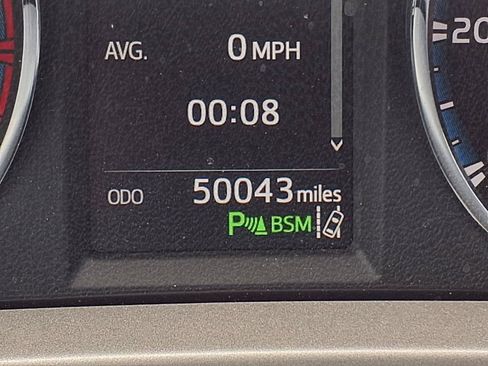 Used 2016 Toyota RAV4 Limited FWD image 33