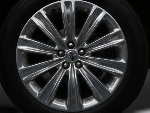 Used 2023 Ford Explorer Limited w/ Limited Technology Package RWD image 10