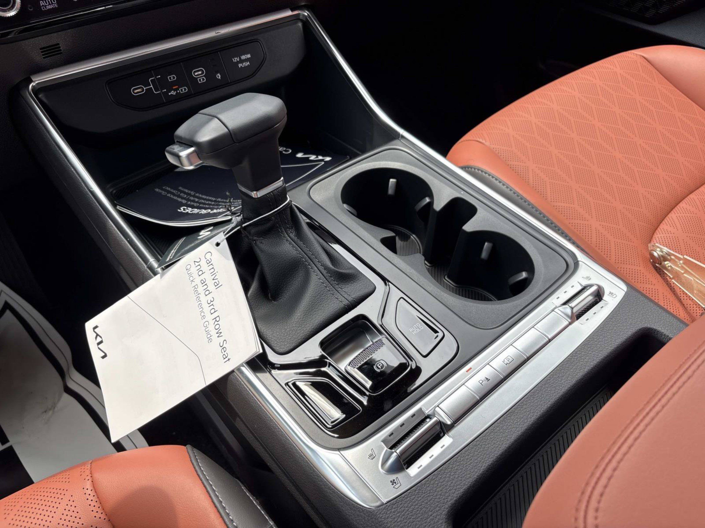 New 2027 Kia Carnival SX w/ Dark Edition Package FWD image 33