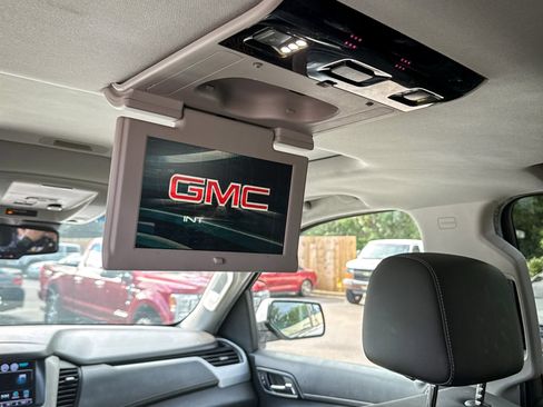 Used 2017 GMC Yukon XL SLT w/ Open Road Package image 32