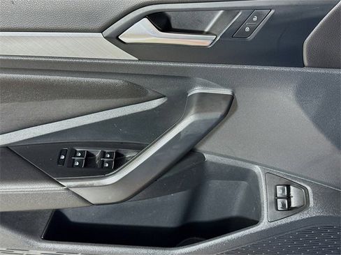 Used 2024 Volkswagen Jetta SE image 15