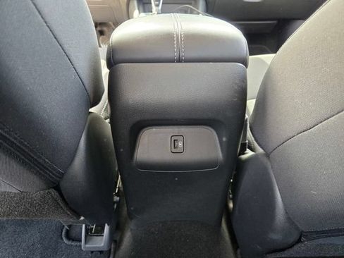Used 2024 Nissan Sentra SV FWD image 12