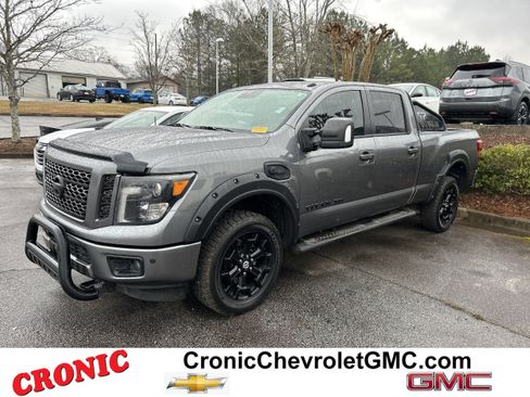 Used 2019 Nissan Titan SV w/ SV Convenience Package image 1