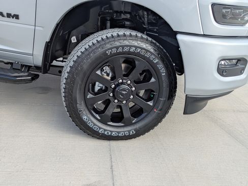 New 2026 RAM 2500 Laramie AWD/4WD image 10