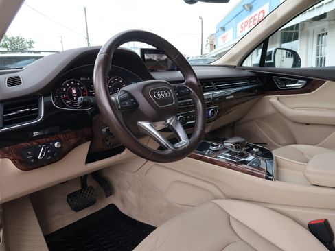 Used 2017 Audi Q7 3.0T Prestige AWD/4WD image 30
