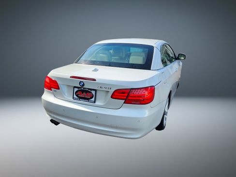 Used 2011 BMW 328i Convertible RWD image 4