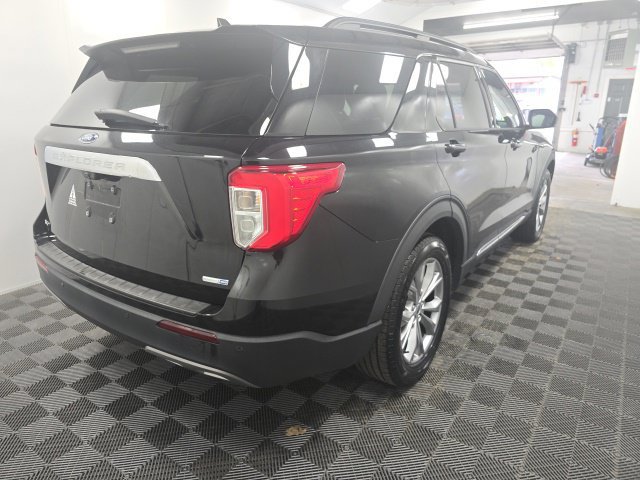 Used 2020 Ford Explorer XLT w/ Equipment Group 202A AWD/4WD image 15