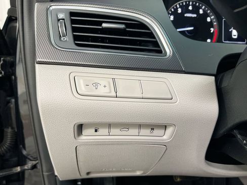 Used 2017 Hyundai Sonata Sport image 18