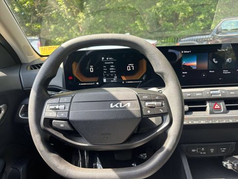 Used 2025 Kia K4 FWD image 34