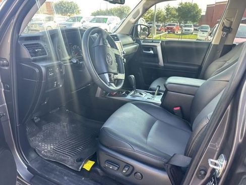 Used 2022 Toyota 4Runner SR5 Premium w/ Moonroof Package RWD image 9