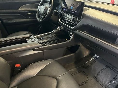Used 2025 Toyota Grand Highlander FWD image 21