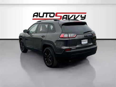 Used 2023 Jeep Cherokee Altitude Lux image 5